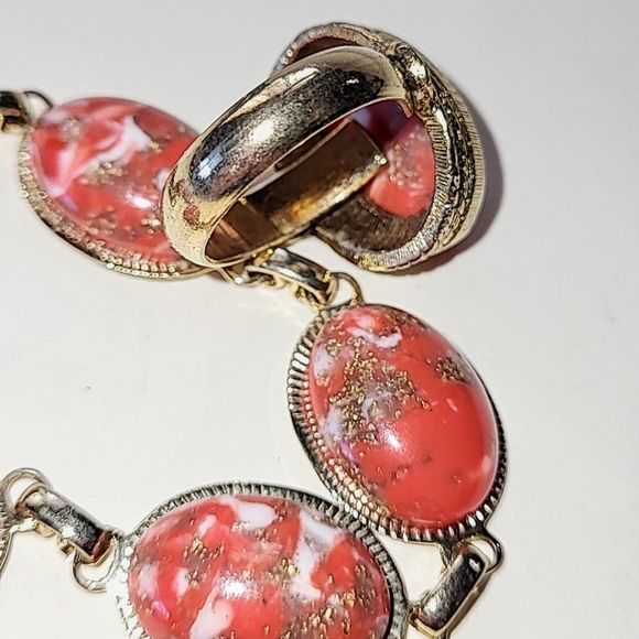 VINTAGE DINOSAUR EGG ORANGE & WHITE MARBLED DEMI-PARURE SET - Picture 9 of 12